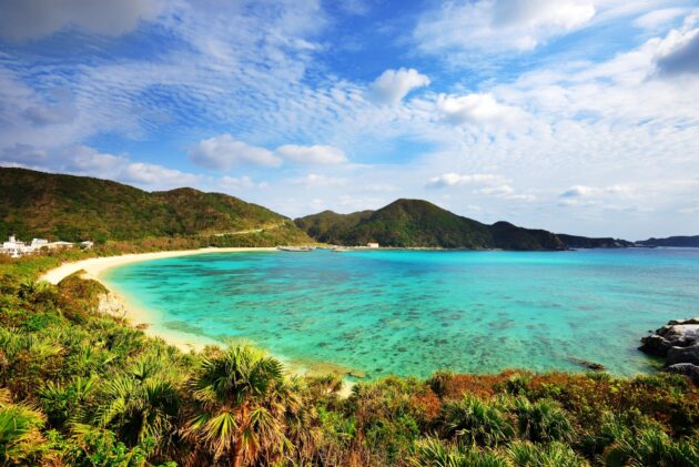 La magnifique plage d'Aharen sur l'île de Tokashiki
