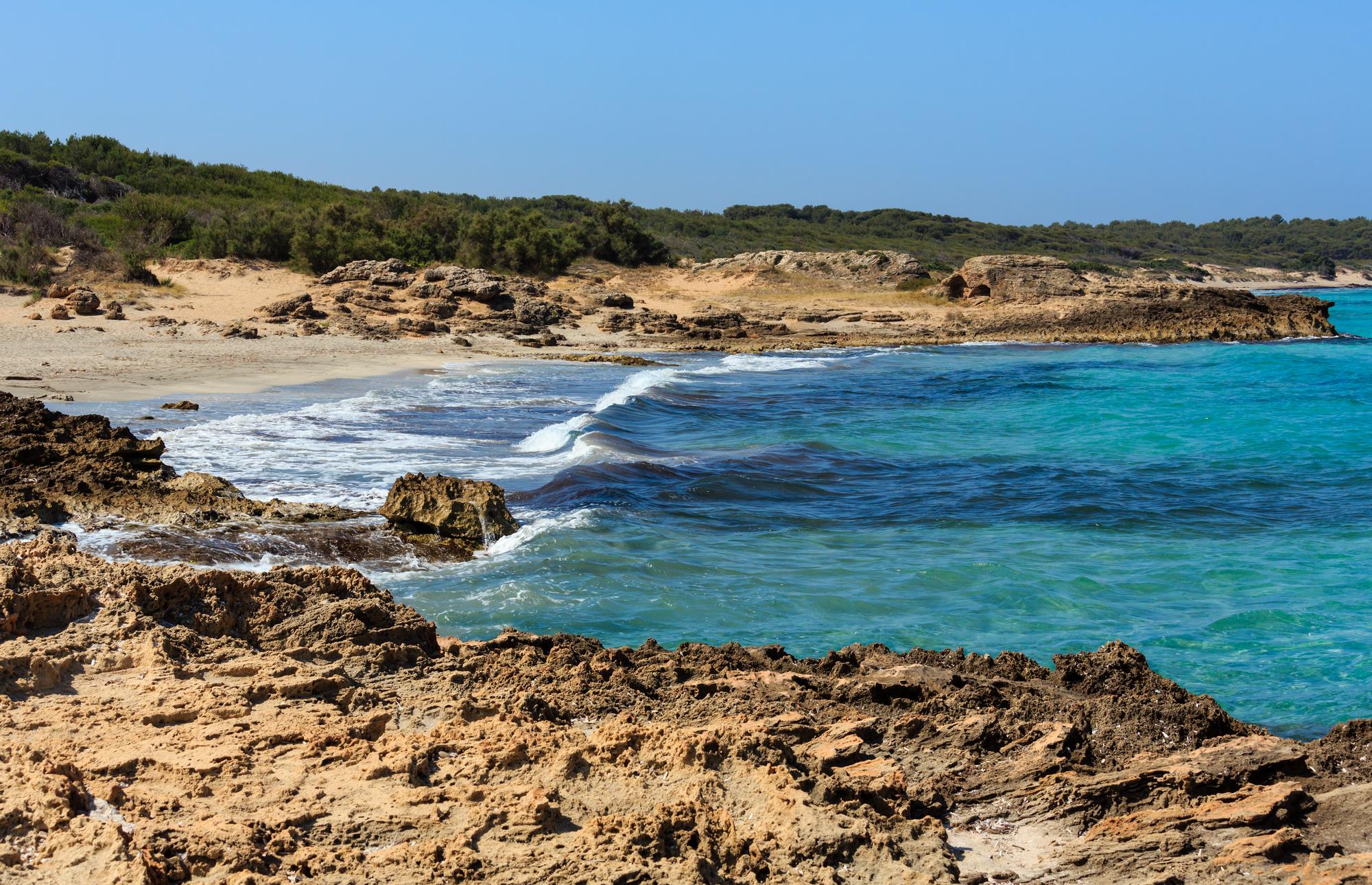 La plage de Punta della Suina, Pouilles, Italie