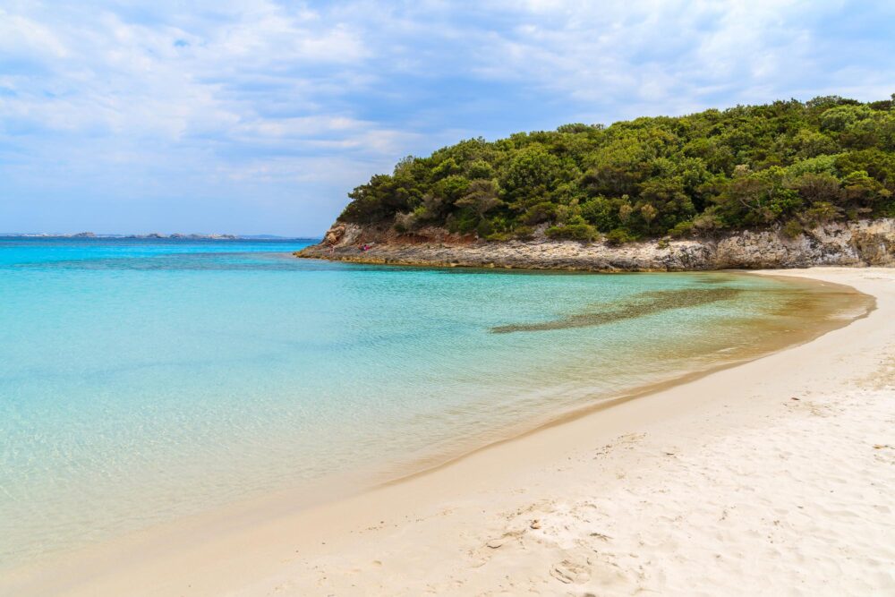 La plage du Petit Sperone et son eau cristalline, Corse