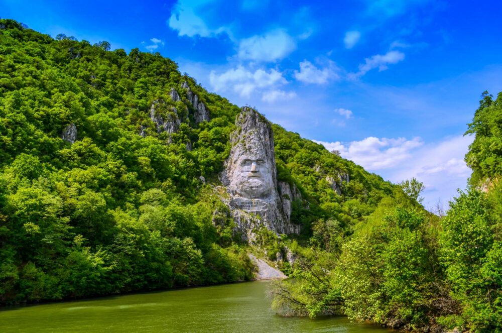 La statue de Décébale dans le Parc Naturel des Portes de Fer 