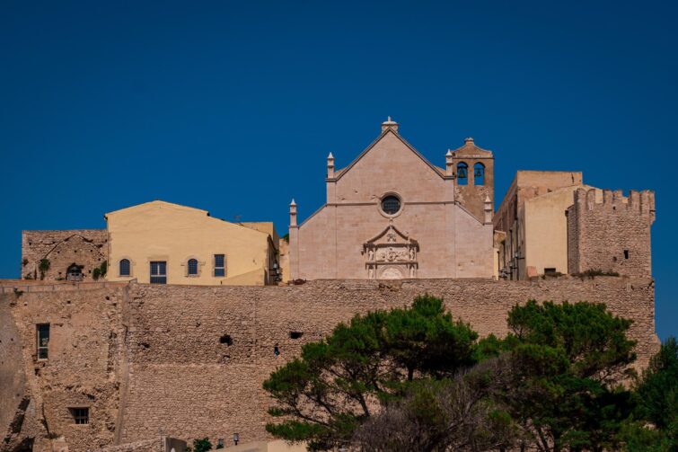 Le beau sanctuaire de Santa Maria a Mare, îles Tremiti, Italie