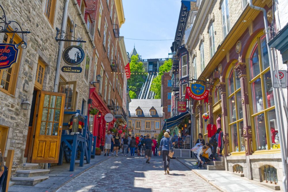 Les ruelles pleines de charme du quartier Vieux-Québec à Québec