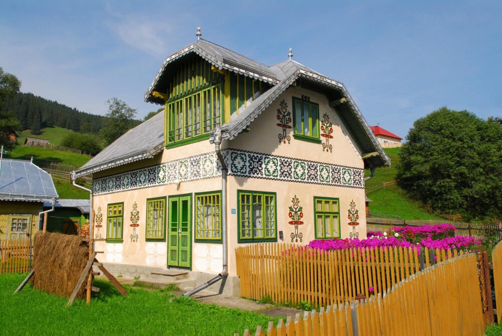 Maison peinte à Ciocănești
