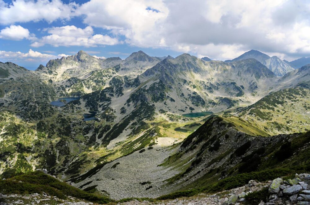 Montagnes dans Le parc national du Pirin