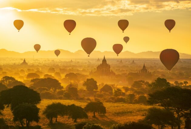 Montgolfières à Bagan en Birmanie