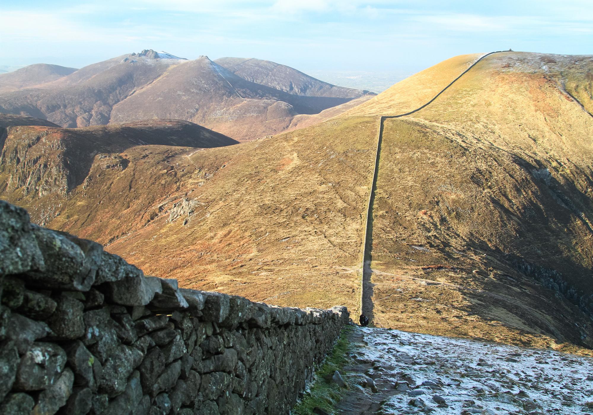 Mur de granit des Mourne Mountains