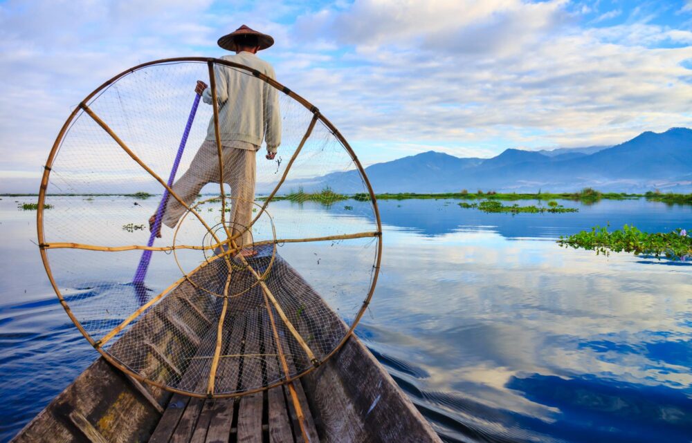 Pêcheur sur le Lac Inle en Birmanie