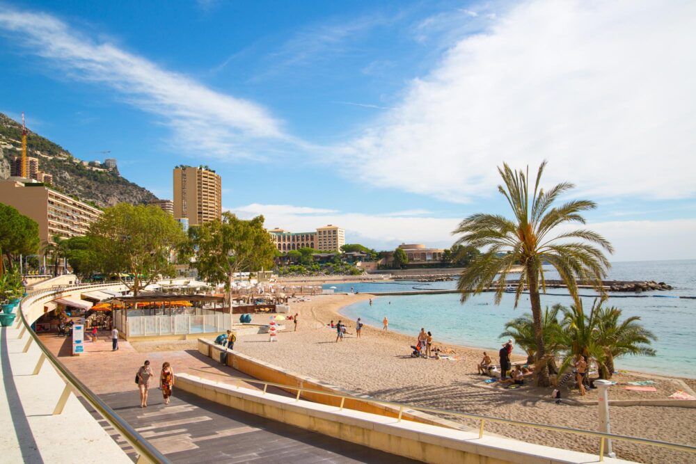 Plage publique du Larvotto à Monaco