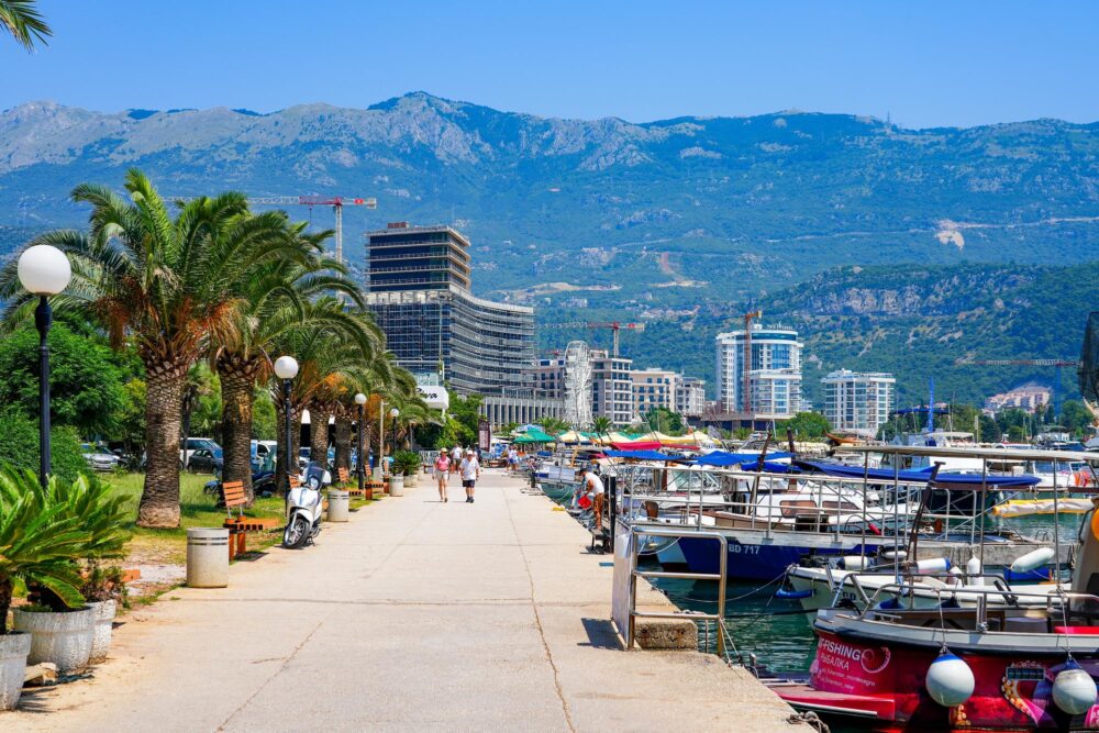 Promenade maritime de Budva au Monténégro