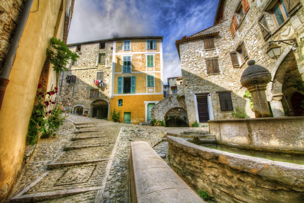 Ruelles médiévales dans le village de Peille