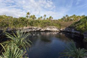 Trou Bleu de Hanawa, Lifou, Nouvelle Calédonie