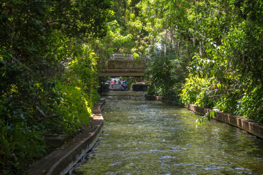Un canal qui va de lac en lac à Winter Park, Orlando