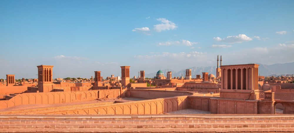 Ville historique de Yazd avec les célèbres tours à vent, Iran