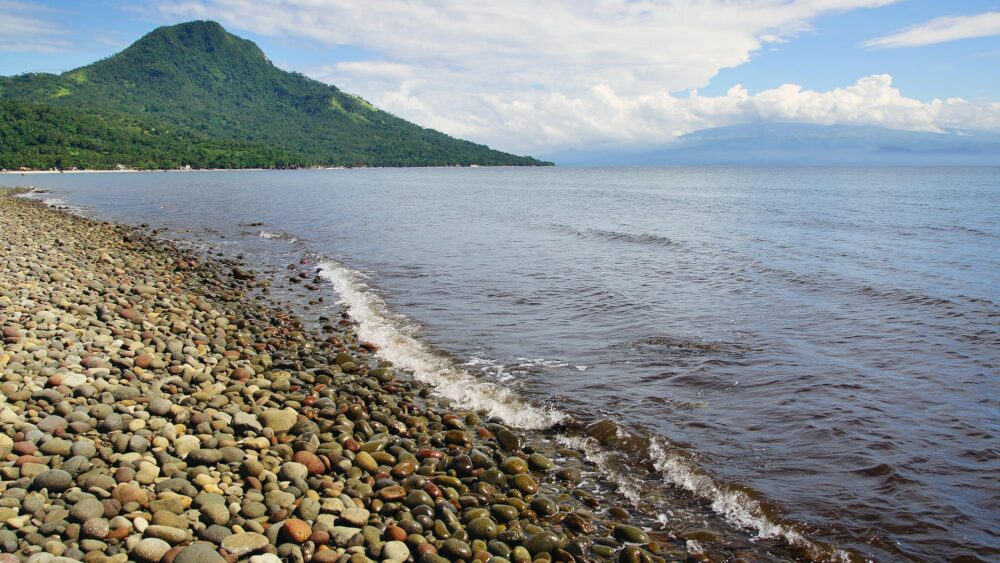 Vue sur la mer de l'île de Camiguin aux Philippines