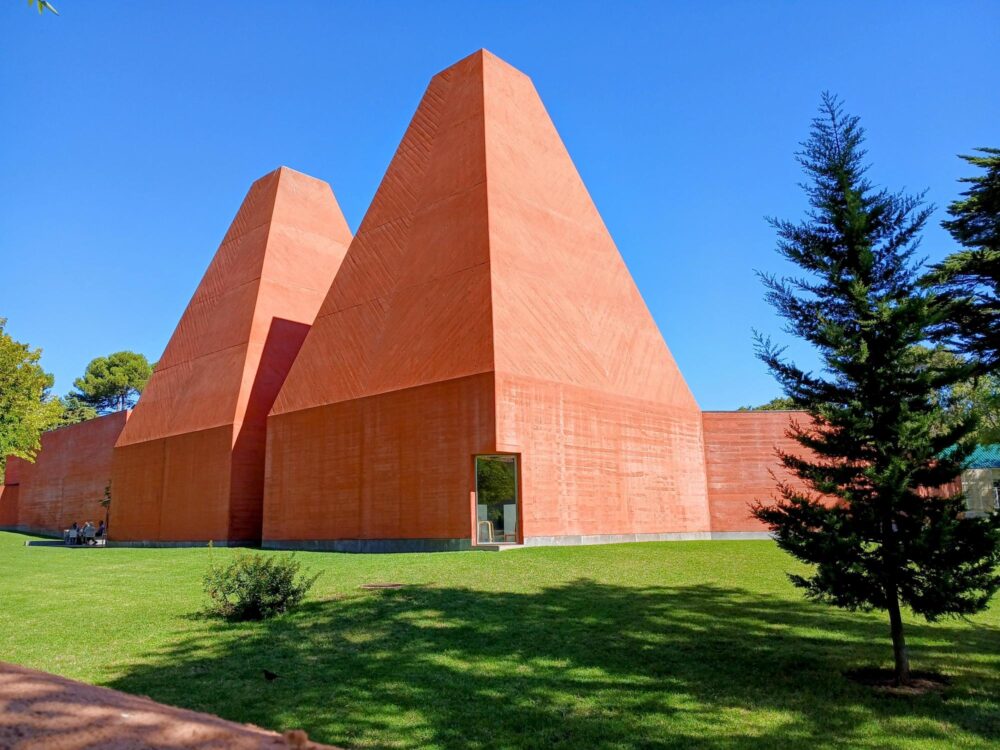 Casa das Histórias Paula Rego à Cascais, Portugal