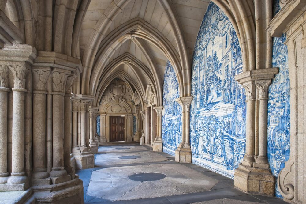 Cloître de la cathédrale Sé de Porto, Portugal
