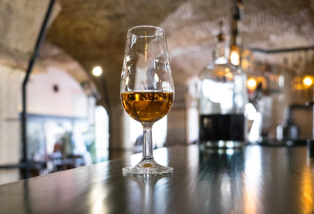 Dégustation dans un bar à vin à Lisbonne, Portugal