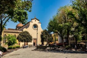 Façade de l'église Santo Spirito à Florence, Italie
