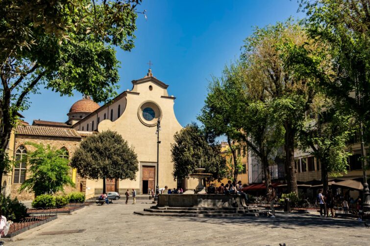 Façade de l'église Santo Spirito à Florence, Italie