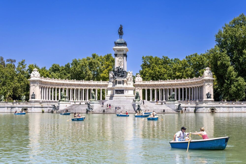 Faire un tour en barque au Parque del Retiro à Madrid