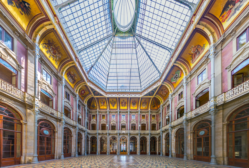 Intérieur du Palais de la Bourse à Porto, Portugal