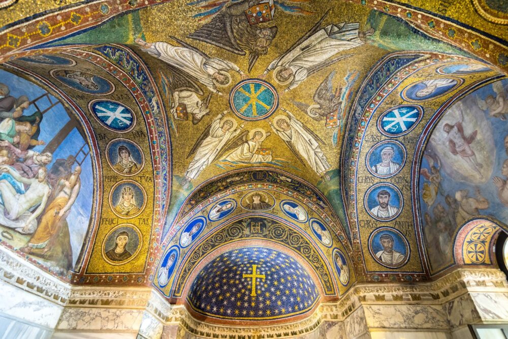 La Chapelle archiépiscopale de Ravenne