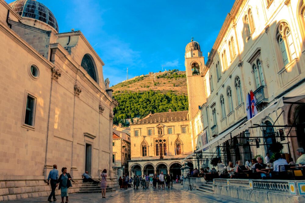 La place Luža à Dubrovnik en Croatie