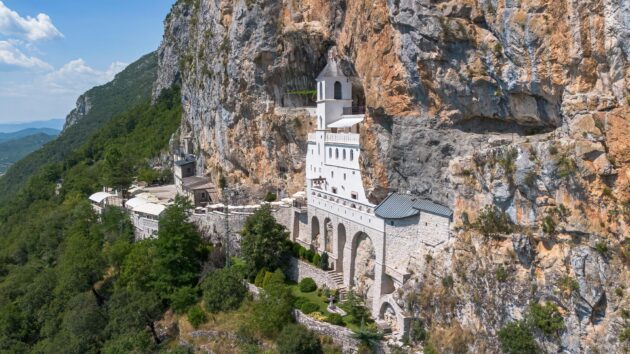 Le Monastère d'Ostrog