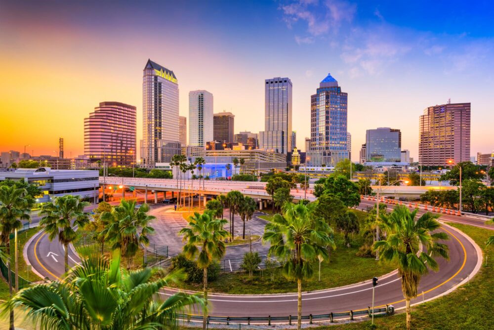 Le centre-ville de Tampa au coucher du soleil