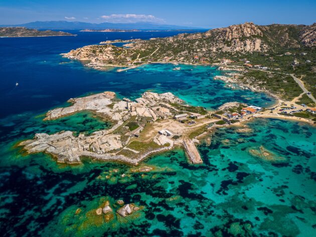Littoral de la Maddalena en Italie