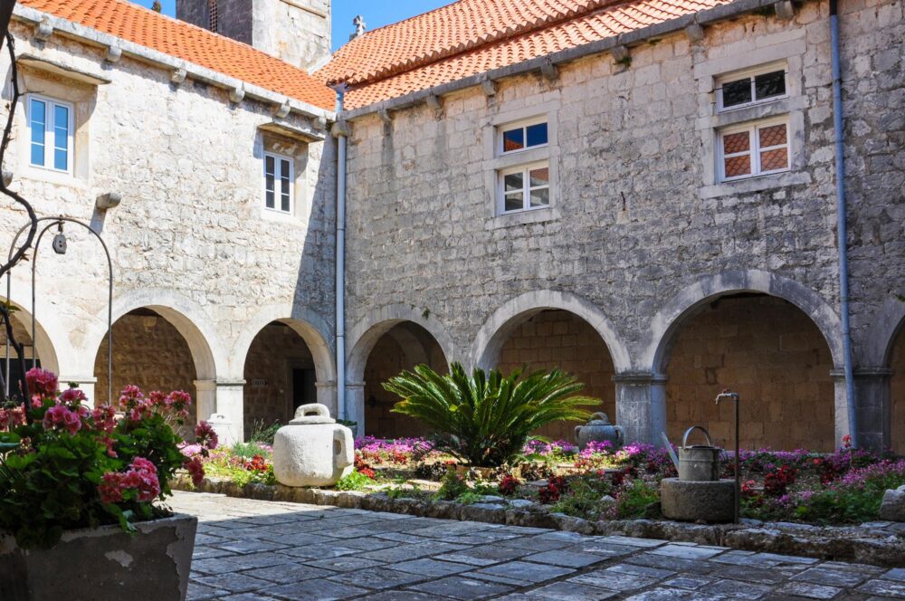 Monastère à Pelješac en Croatie