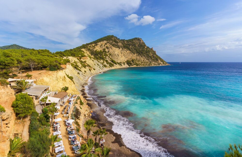 Paysage avec la plage de Sol d'en Serra, Ibiza, Espagne
