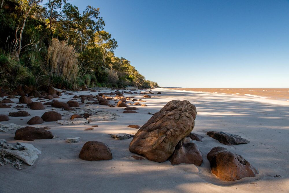 Plage de sable à Kiyu Uruguay
