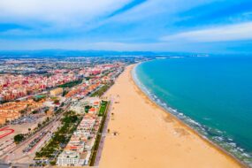 Vue panoramique aérienne de la plage de Valence