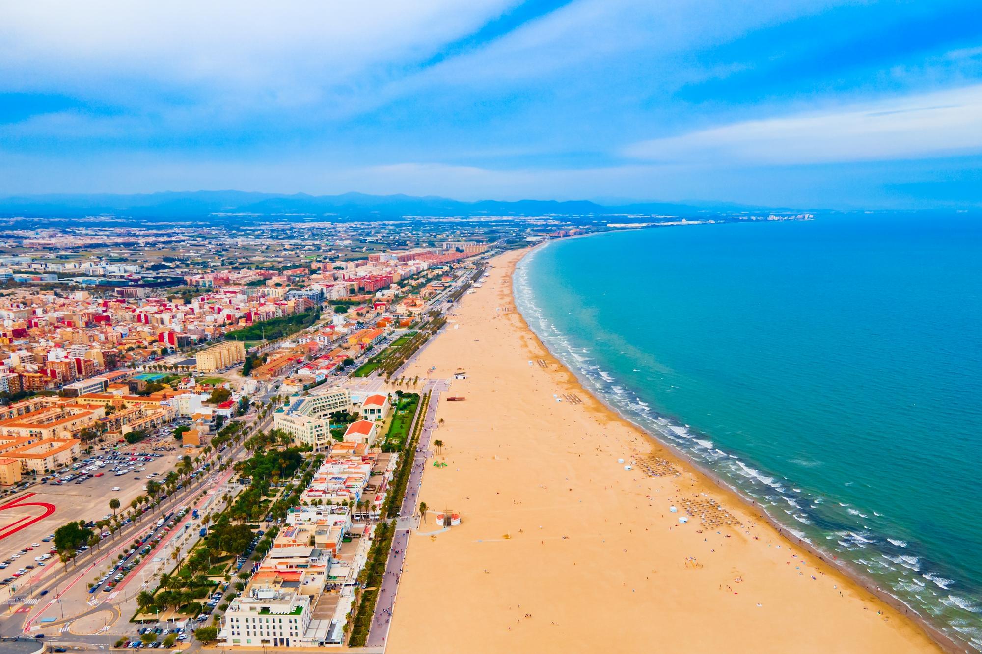 Vue panoramique aérienne de la plage de Valence