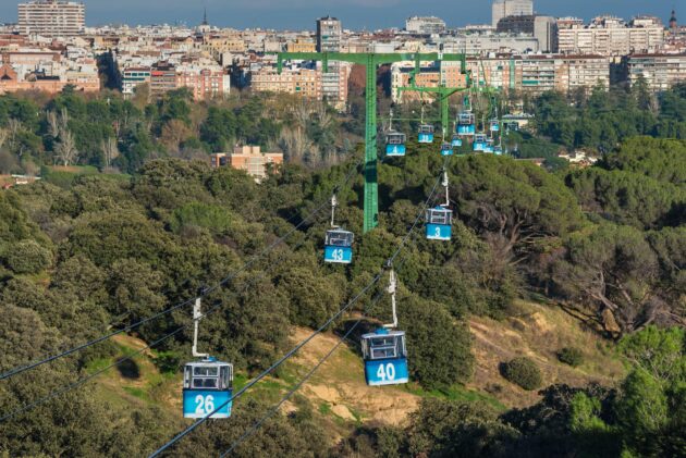 Faire un tour de téléphérique au-dessus du parc Casa de Campo à Madrid