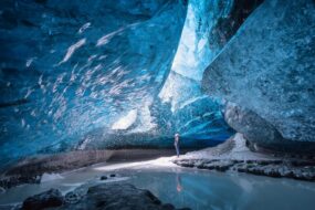 Grottes de glace en Islande, les plus belles excursions à faire en road trip en van