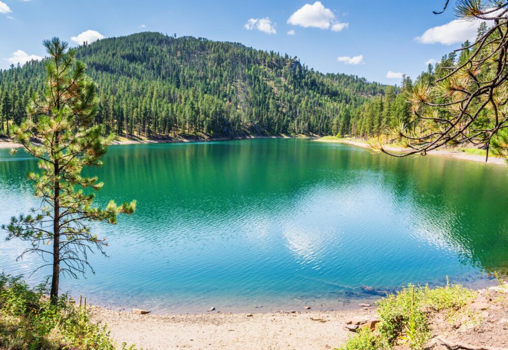 Le lac Pactola, dans la Forêt nationale de Black Hills, Dakota du sud