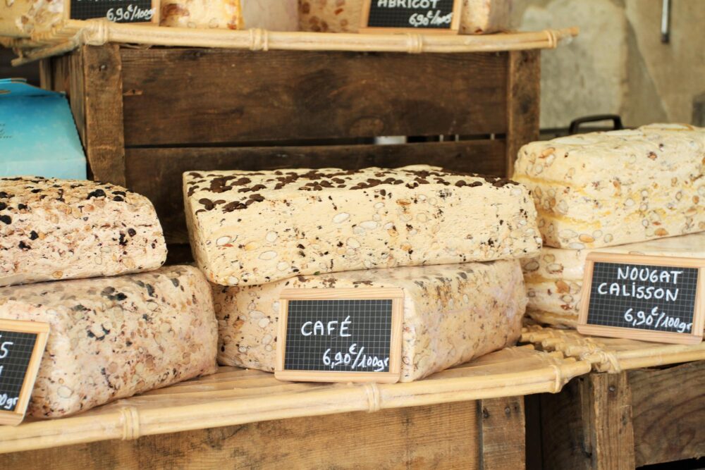 Marché provençal dans le sud de la France