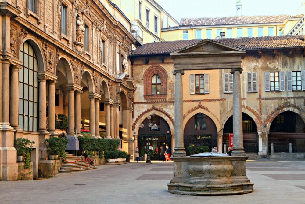 Piazza Mercanti