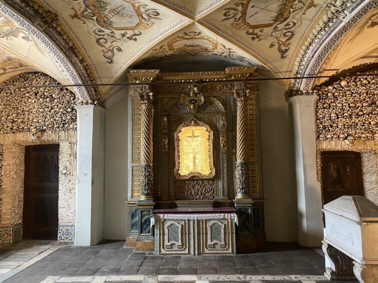 Capela dos Ossos, Évora