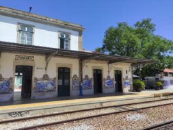 Gare de Pinhão, Pinhão