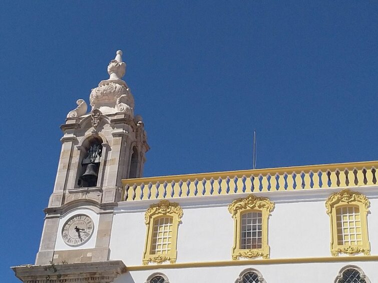 Igreja de Nossa Senhora do Carmo et Capela dos Ossos, Faro