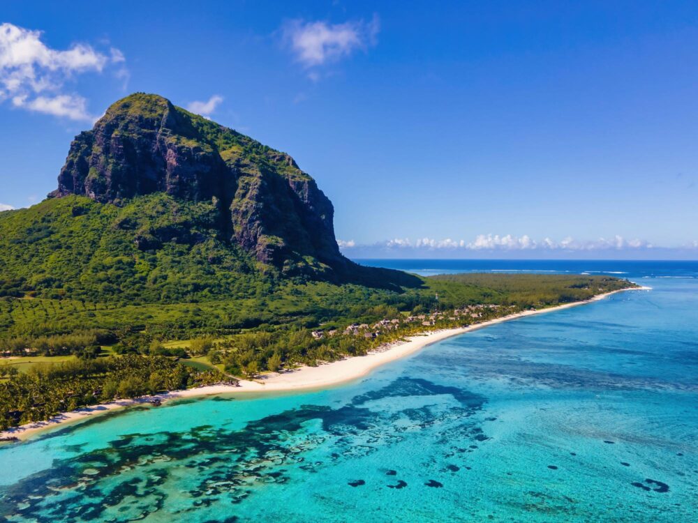 La superbe plage du Morne à l'île Maurice