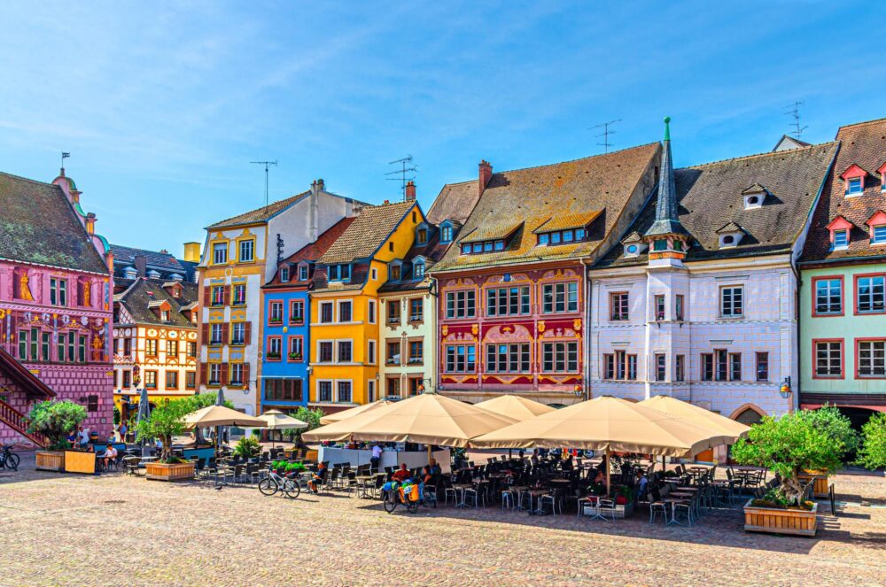 Les maisons colorées de la place de la Réunion à Mulhouse