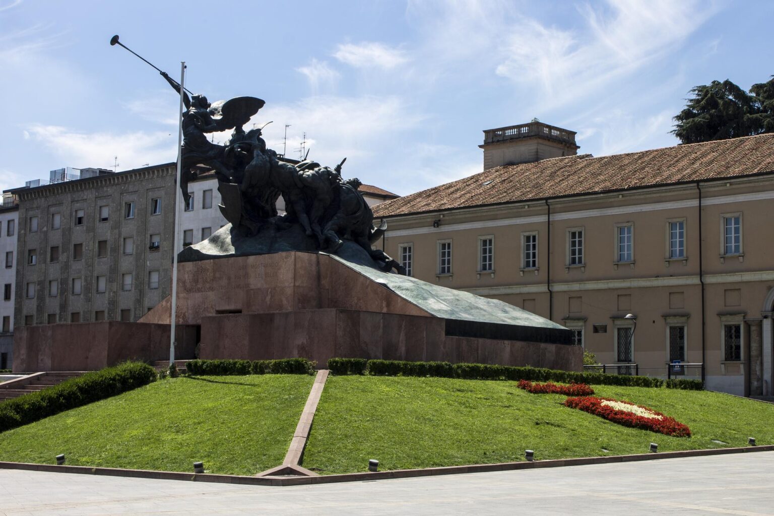 monza piazza trento e trieste