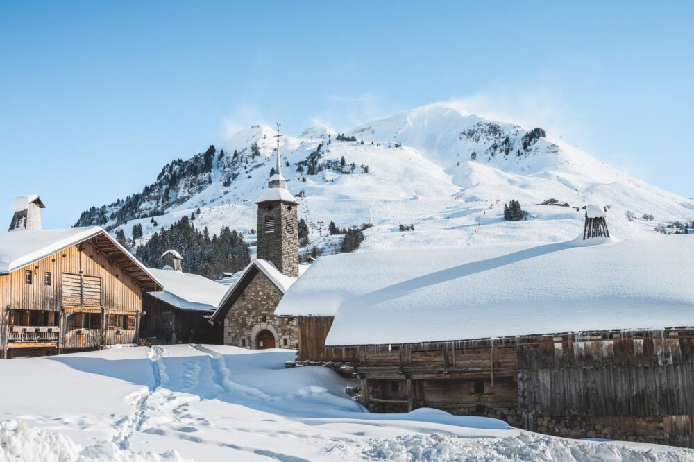 Pistes de ski au village de Chinaillon