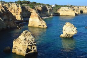Praia da Marinha, Lagoa