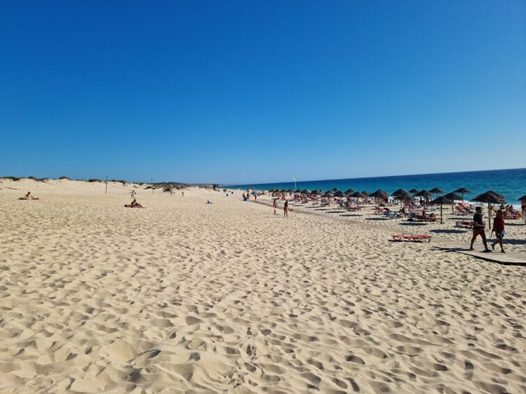 Praia do Carvalhal, Carvalhal