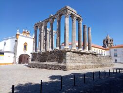Temple romain d'Évora, Évora
